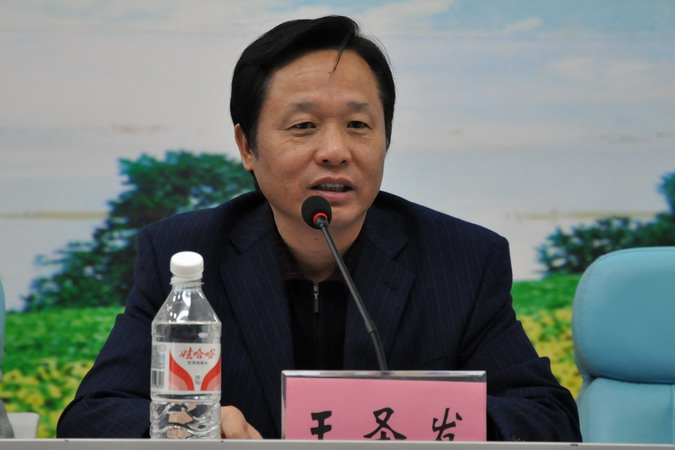 市總工會(huì)常務(wù)副主席王圣發(fā)講話.JPG